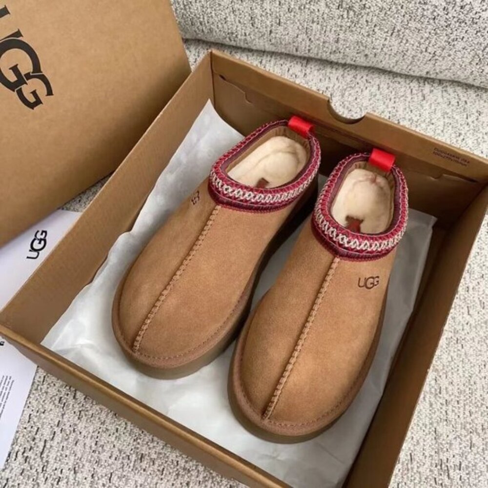 UGG Platform Shoes - Picture 2 of 8